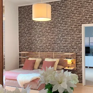 https://camozzi-central-apartment.italymilanhotels.net